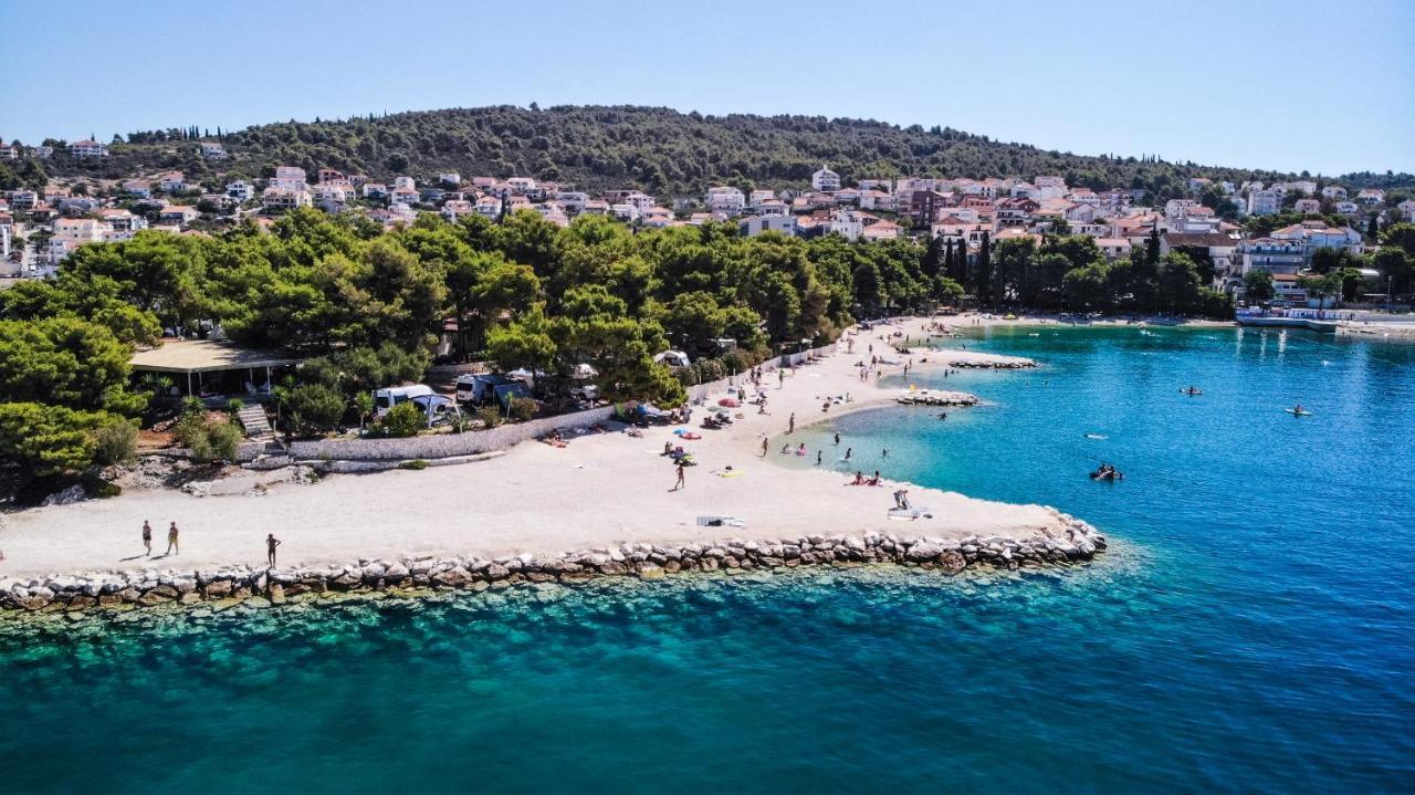 Kamp Rozac Hotel Trogir Eksteriør billede