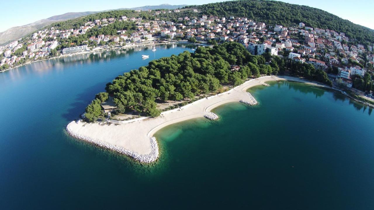 Kamp Rozac Hotel Trogir Eksteriør billede